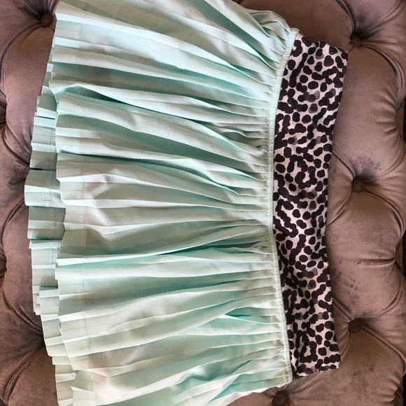 Lululemon skirt pleated size:6 cheetah, light blue, shorts, pocket - Picture 5 of 9